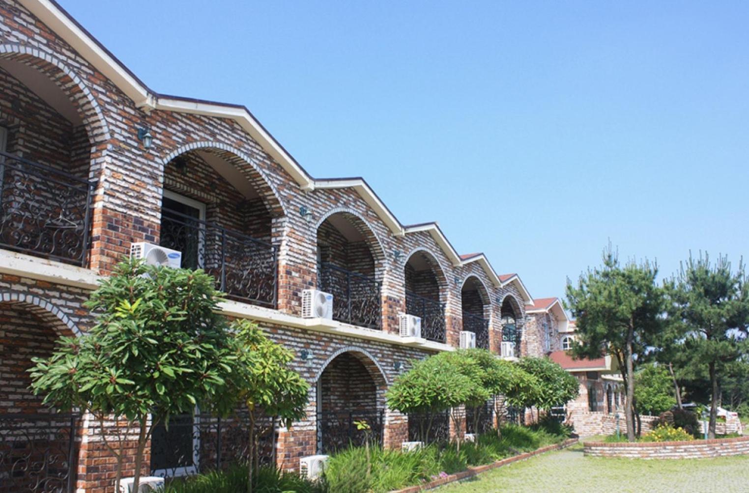 Jeju Ts Youth Hostel & Resort Seogwipo Exterior foto